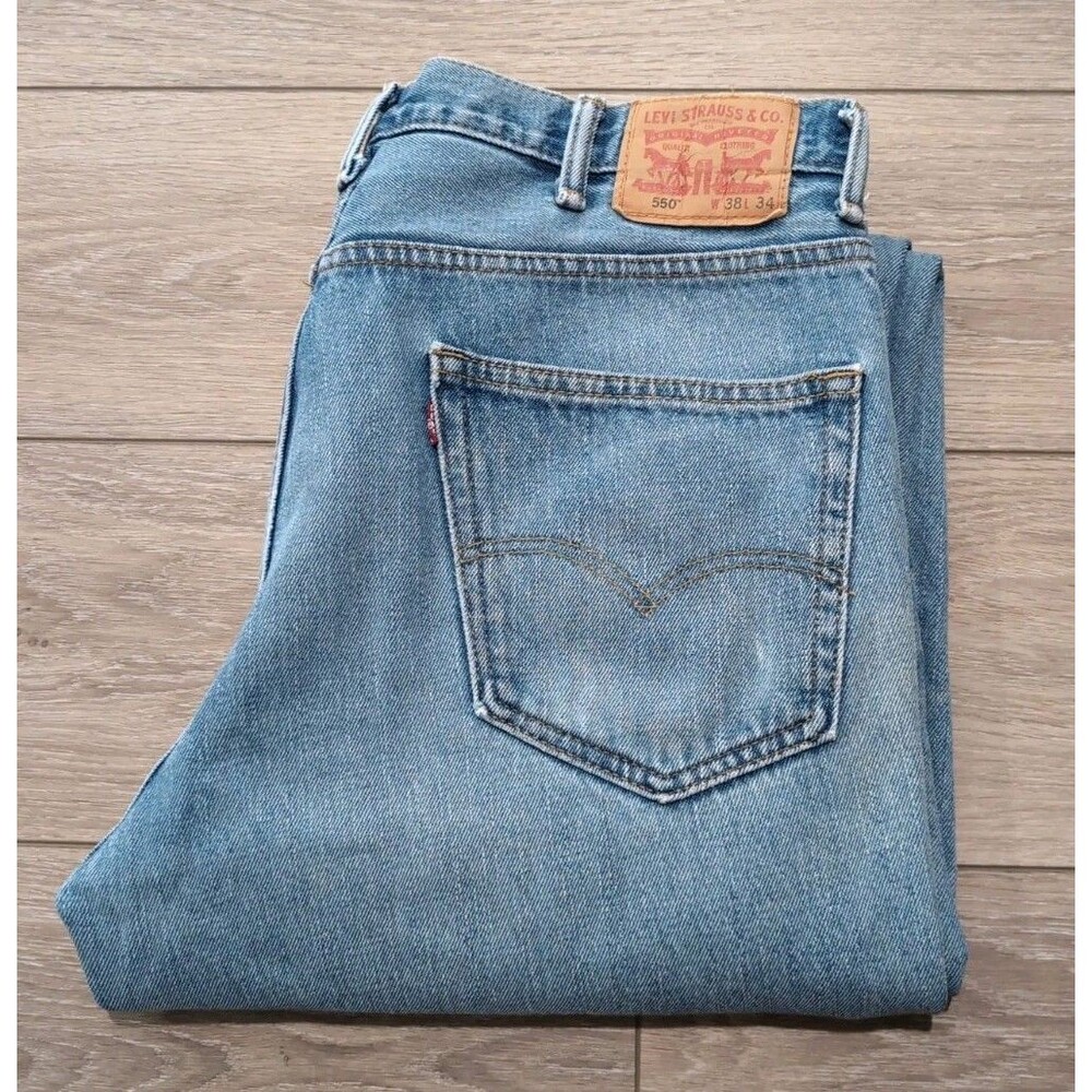 LEVI'S 550 JEANS MENS Blue Denim Relaxed Fit Straight Leg 38x34 Light Wash GUC